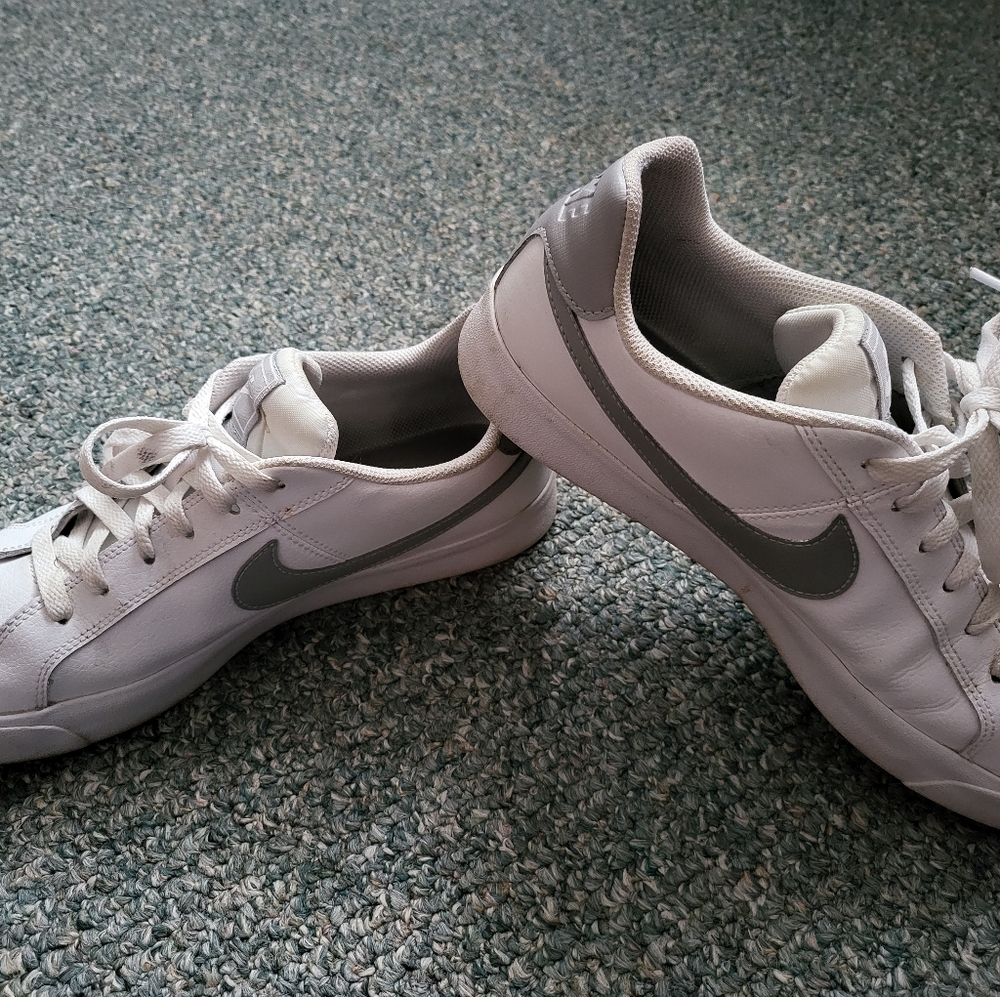 Nike Skateboarding Size 10 White Shoes